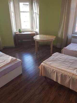 Хостелы Kaktus Guest House Катовице Семейный номер-7